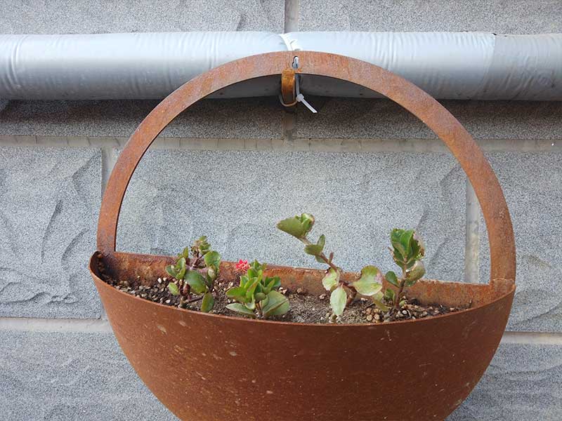 <h3>Get the Look: Corten Steel Planters and Raised Garden Beds</h3>
